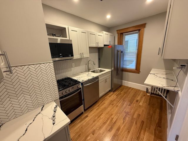 99 Hancock St 2, Cambridge, MA 02139