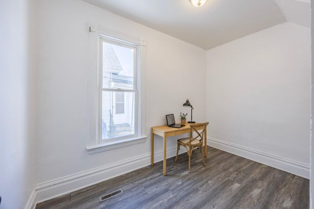 585 Sherburne Avenue, Saint Paul, MN 55103