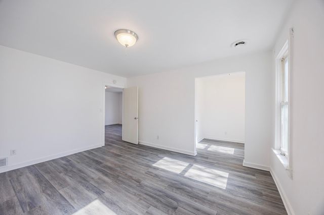 585 Sherburne Avenue, Saint Paul, MN 55103