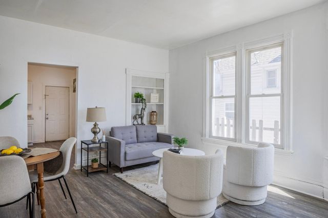 585 Sherburne Avenue, Saint Paul, MN 55103