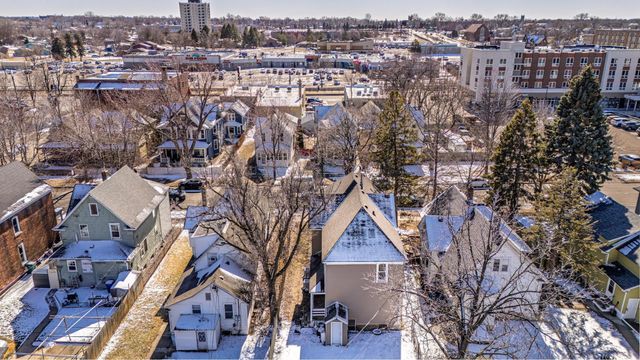 585 Sherburne Avenue, Saint Paul, MN 55103