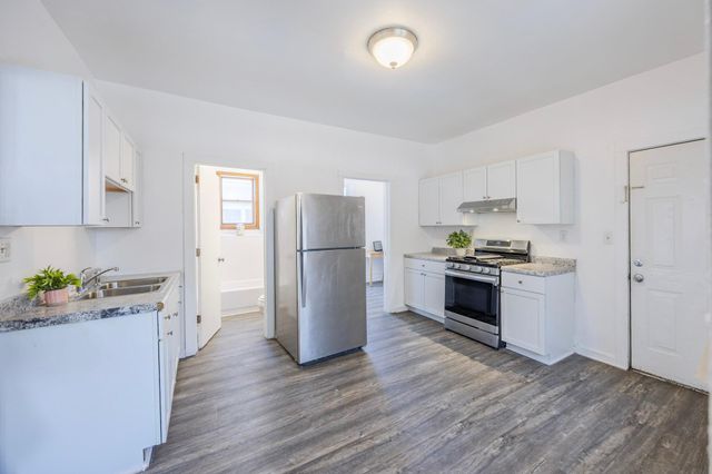 585 Sherburne Avenue, Saint Paul, MN 55103