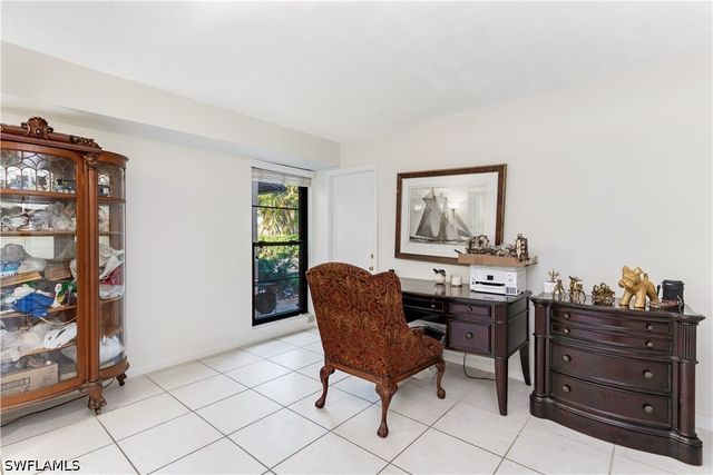 4139 Lakewood BLVD E2, Naples, FL 34112