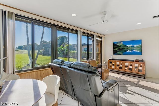 4139 Lakewood BLVD E2, Naples, FL 34112