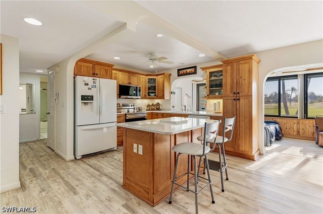 4139 Lakewood BLVD E2, Naples, FL 34112