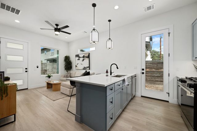 2907 Kuhlman Ave 2, Austin, TX 78702
