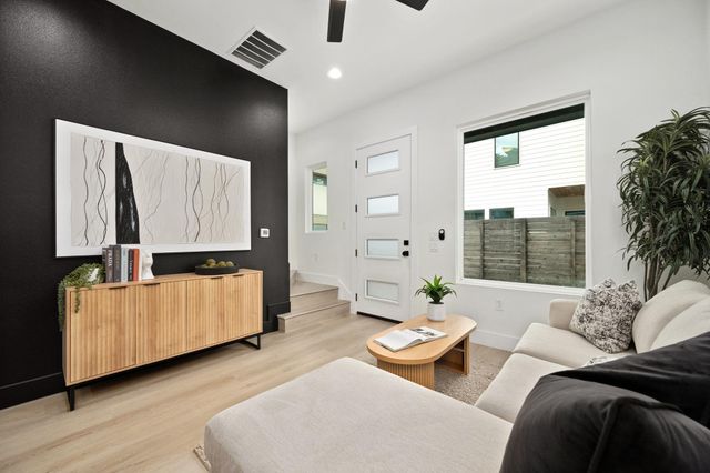 2907 Kuhlman Ave 2, Austin, TX 78702