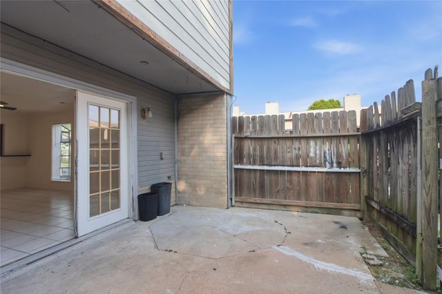 11000 Kinghurst Drive 134, Houston, TX 77099
