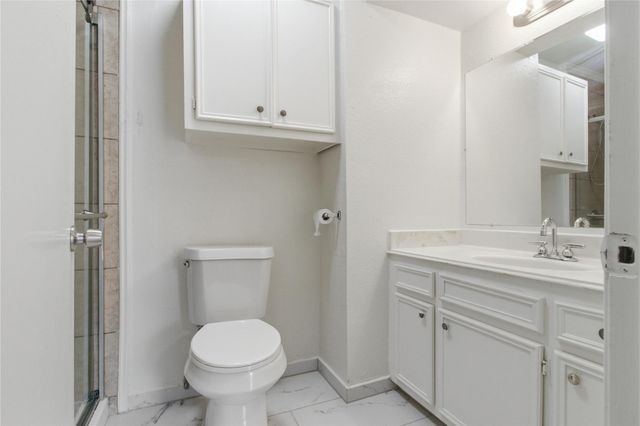11000 Kinghurst Drive 134, Houston, TX 77099