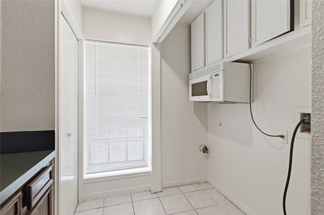 11000 Kinghurst Drive 134, Houston, TX 77099