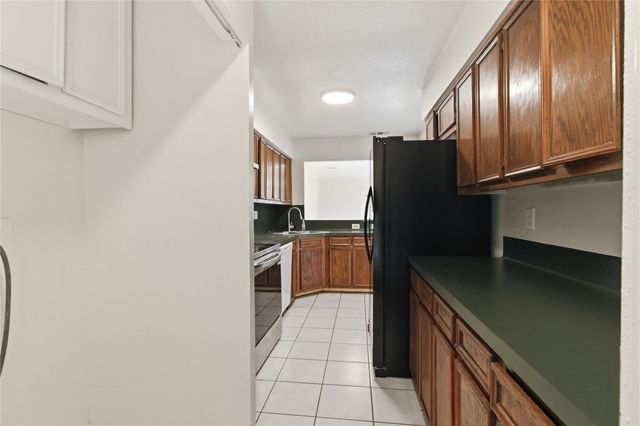 11000 Kinghurst Drive 134, Houston, TX 77099