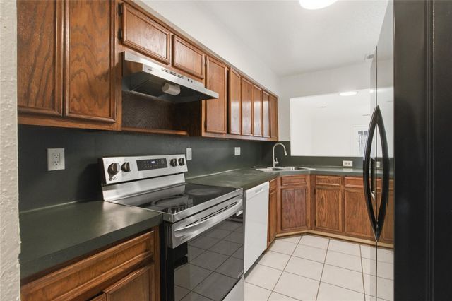 11000 Kinghurst Drive 134, Houston, TX 77099