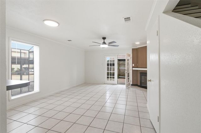 11000 Kinghurst Drive 134, Houston, TX 77099