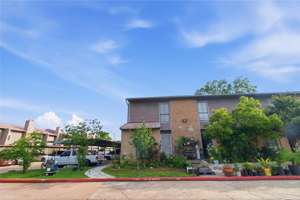 11000 Kinghurst Drive 134, Houston, TX 77099