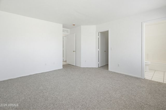 2534 W ROESER Road, Phoenix, AZ 85041