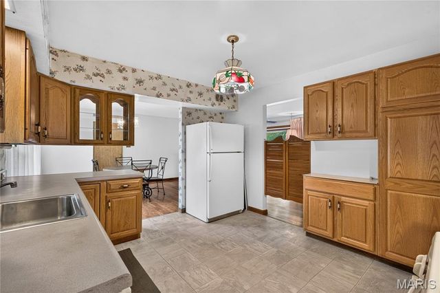 7 Wayne Street, St Charles, MO 63301