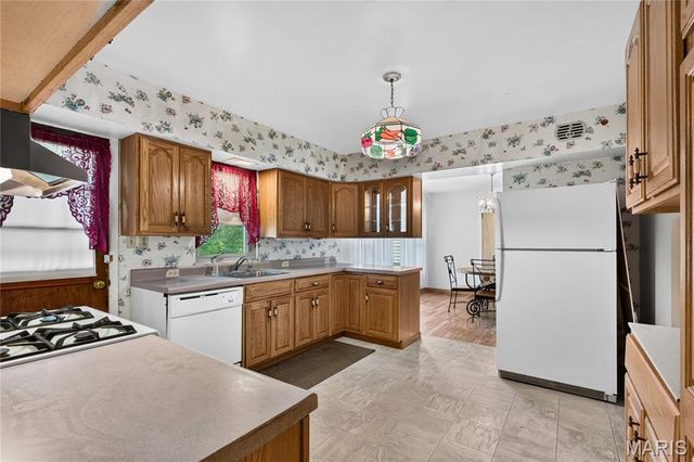 7 Wayne Street, St Charles, MO 63301