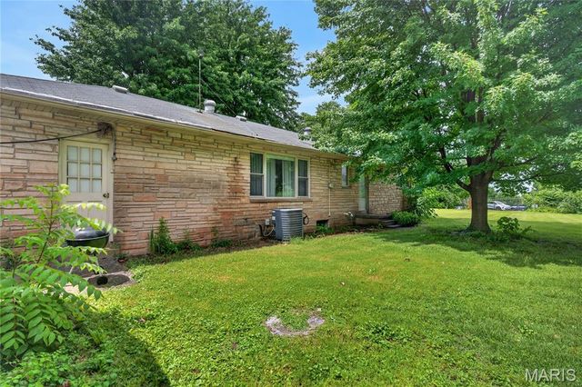 7 Wayne Street, St Charles, MO 63301