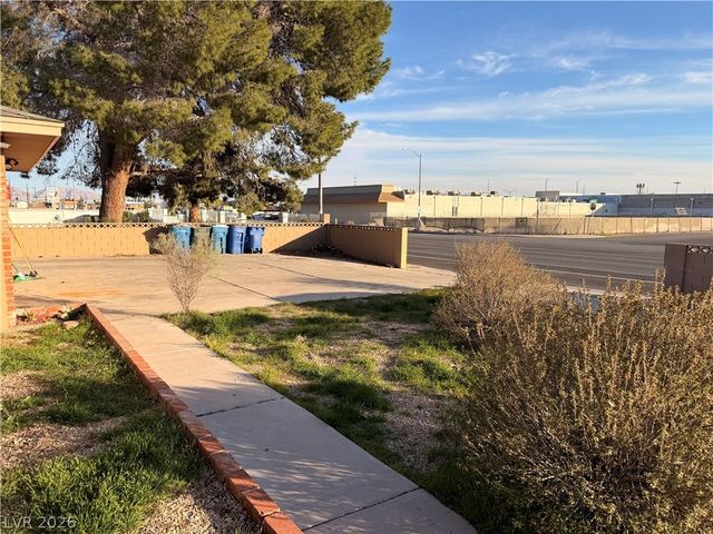 4976 West Lake Mead Boulevard, Las Vegas, NV 89108