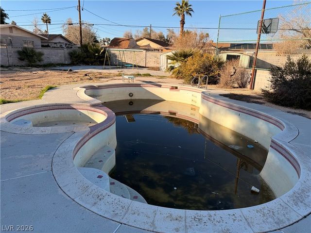 4976 West Lake Mead Boulevard, Las Vegas, NV 89108