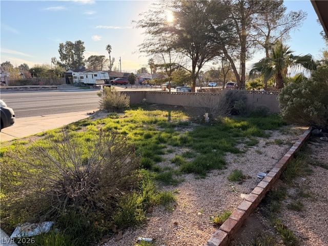 4976 West Lake Mead Boulevard, Las Vegas, NV 89108