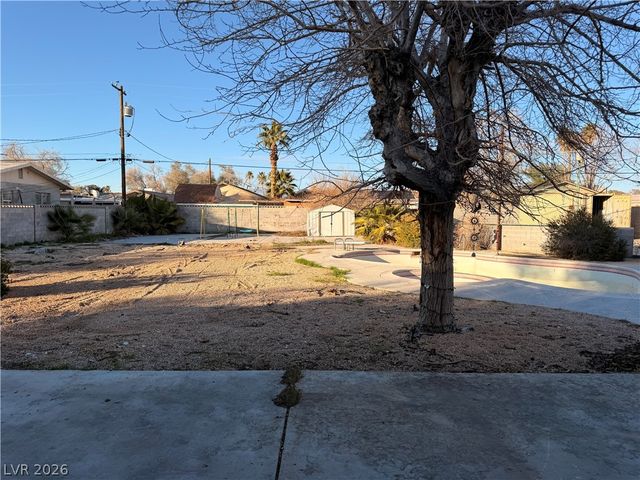 4976 West Lake Mead Boulevard, Las Vegas, NV 89108