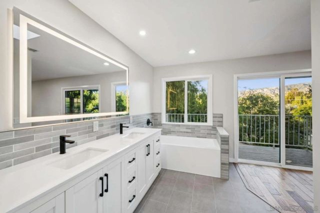 9907 Shadow Hills DR, Sunland, CA 91040