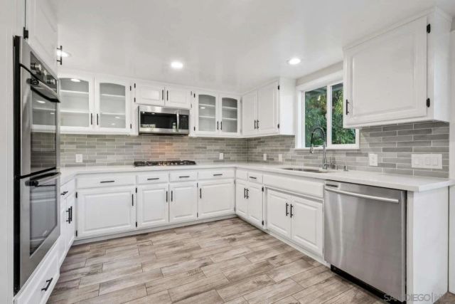 9907 Shadow Hills DR, Sunland, CA 91040