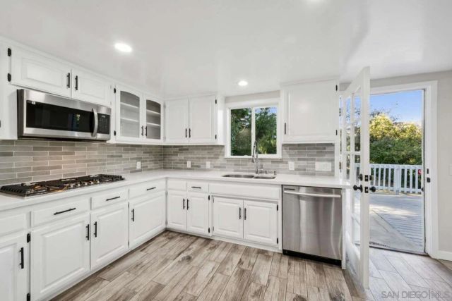 9907 Shadow Hills DR, Sunland, CA 91040