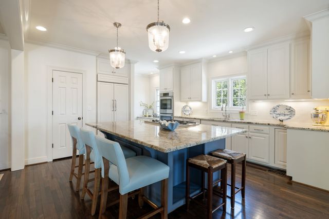 4324 Signal Hill Dr, Nashville, TN 37205