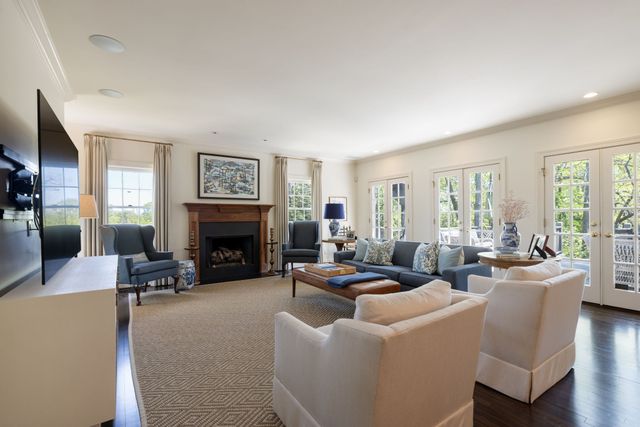 4324 Signal Hill Dr, Nashville, TN 37205