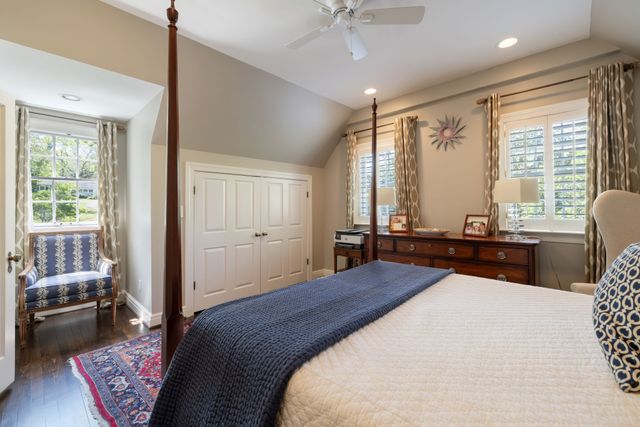 4324 Signal Hill Dr, Nashville, TN 37205