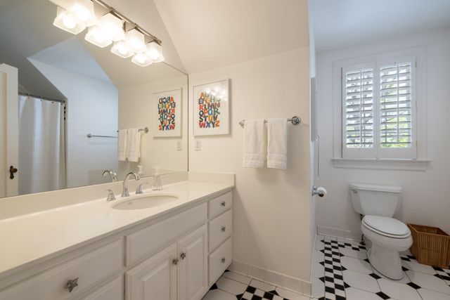 4324 Signal Hill Dr, Nashville, TN 37205