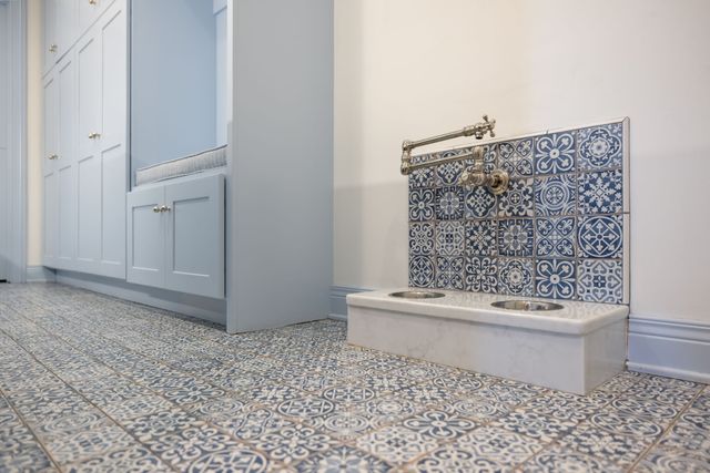 4324 Signal Hill Dr, Nashville, TN 37205