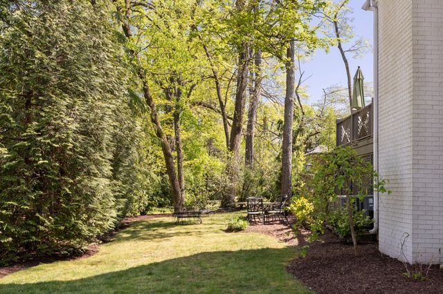 4324 Signal Hill Dr, Nashville, TN 37205