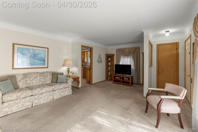 8262 Vine Avenue, Allen Park, MI 48101