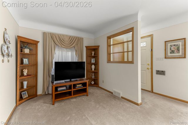 8262 Vine Avenue, Allen Park, MI 48101