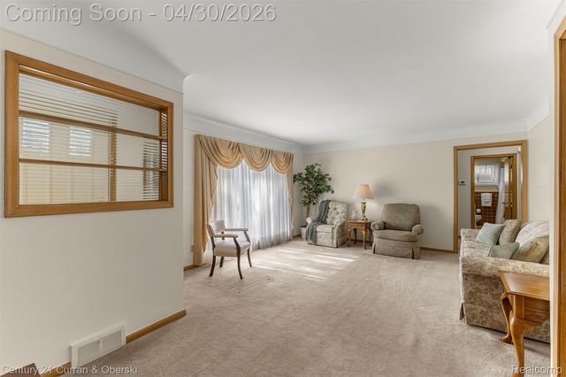 8262 Vine Avenue, Allen Park, MI 48101