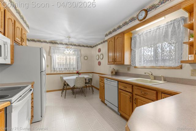 8262 Vine Avenue, Allen Park, MI 48101