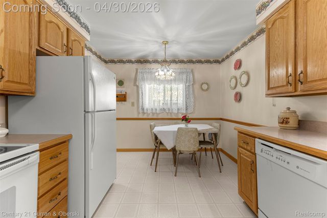 8262 Vine Avenue, Allen Park, MI 48101