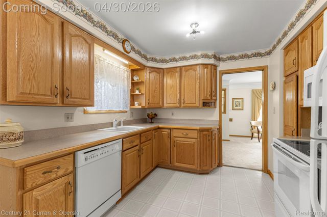 8262 Vine Avenue, Allen Park, MI 48101