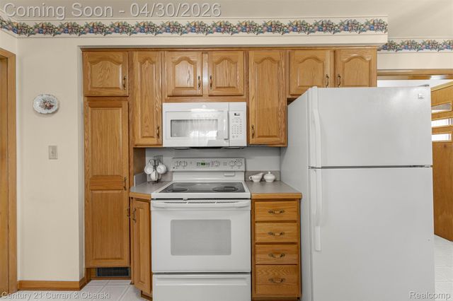 8262 Vine Avenue, Allen Park, MI 48101