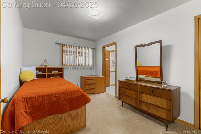 8262 Vine Avenue, Allen Park, MI 48101