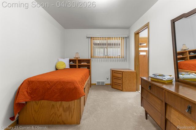 8262 Vine Avenue, Allen Park, MI 48101