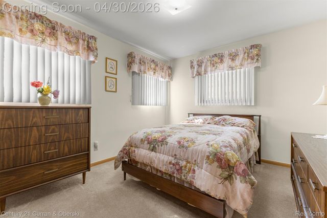 8262 Vine Avenue, Allen Park, MI 48101