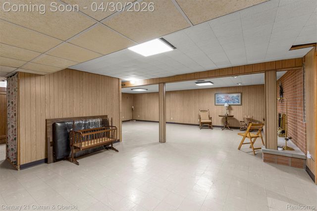 8262 Vine Avenue, Allen Park, MI 48101