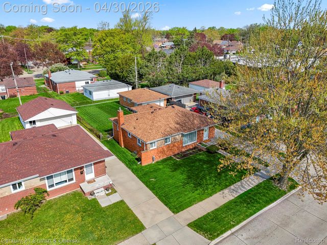 8262 Vine Avenue, Allen Park, MI 48101