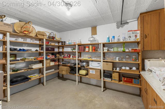 8262 Vine Avenue, Allen Park, MI 48101