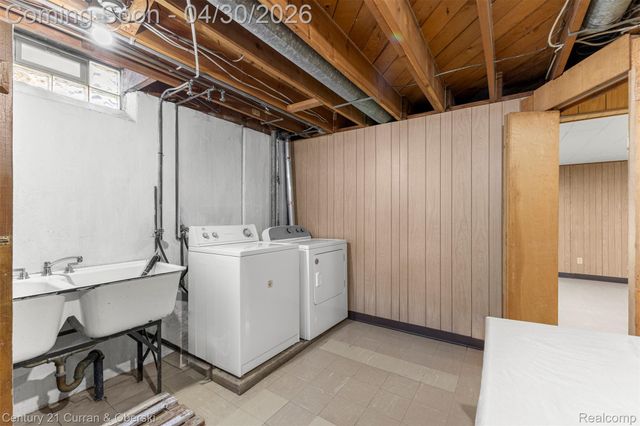 8262 Vine Avenue, Allen Park, MI 48101