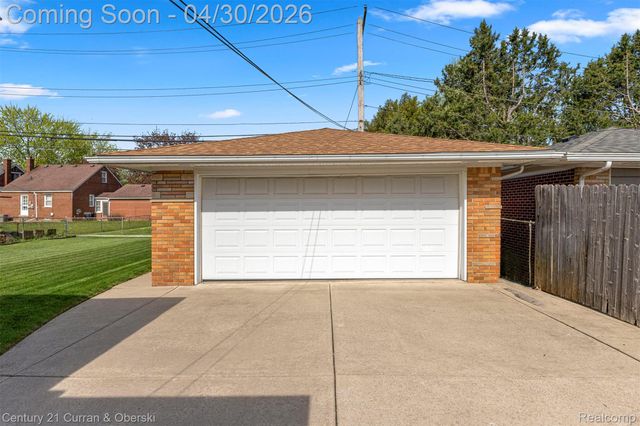 8262 Vine Avenue, Allen Park, MI 48101